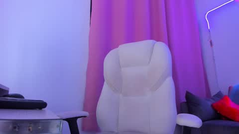 Snapshot of gaby_foox chatting on 10.09.25 gaby online show from 10.09.25