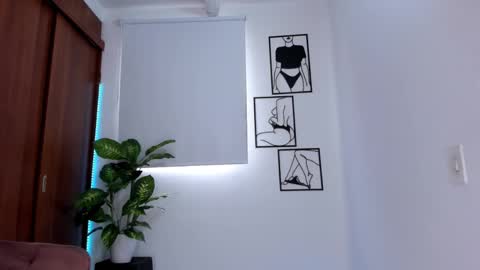 Snapshot of gaby_girl chatting on 02.14.25 online show from 02.14.25