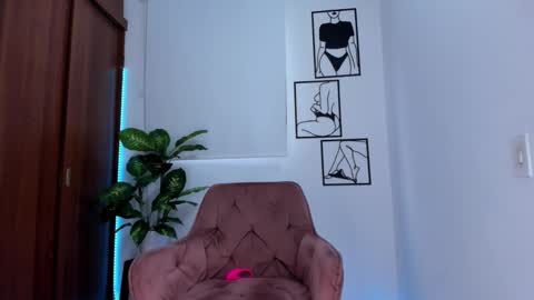 Snapshot of gaby_girl chatting on 02.17.25 online show from 02.17.25