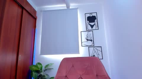 Snapshot of gaby_girl chatting on 09.13.25 online show from 09.13.25