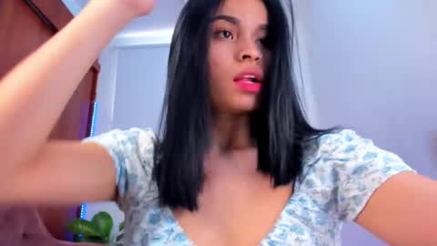 Snapshot of gaby_girl chatting on 11.14.25 online show from 11.14.25