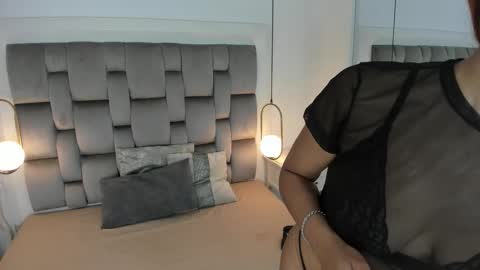 Snapshot of gaby_smit__ chatting on 11.13.25 GABRIELA online show from 11.13.25