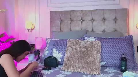 GabyEvans online show from 04.17.26