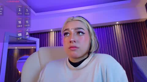 Snapshot of gabyrose9 chatting on 11.12.25 gabyrose9 online show from 11.12.25