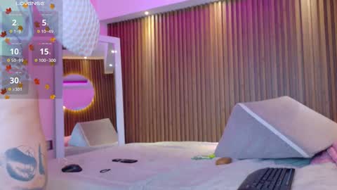 Snapshot of gabyrose9 chatting on 11.28.25 gabyrose9 online show from 11.28.25