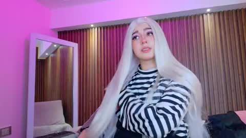 Snapshot of gabyrose9 chatting on 12.01.25 gabyrose9 online show from 12.01.25