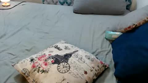 Snapshot of gabysot chatting on 12.16.25 gabysot online show from 12.16.25