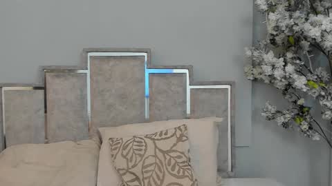 gabyyjones online show from 02.12.25