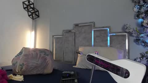 gabyyjones online show from 10.15.25