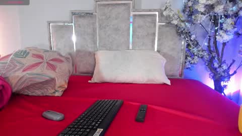 gabyyjones online show from 10.25.25