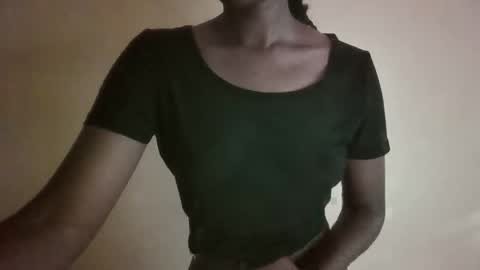 Snapshot of gada_charm chatting on 03.09.25 Gada online show from 03.09.25