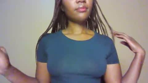 Snapshot of gada_charm chatting on 09.23.25 Gada online show from 09.23.25