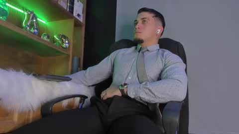 Snapshot of gael_williams3 chatting on 09.10.25 gael_williams3 online show from 09.10.25