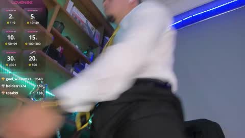 Snapshot of gael_williams3 chatting on 10.01.25 gael_williams3 online show from 10.01.25