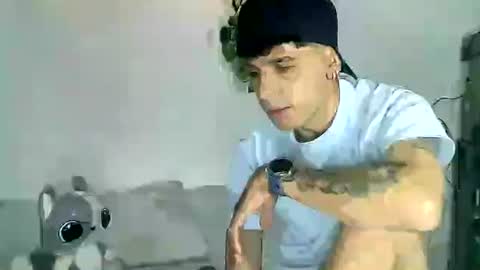 Snapshot of gaelgarcia07 chatting on 02.11.26 Gael Garca online show from 02.11.26