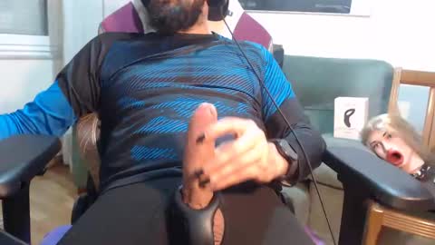 Snapshot of gag0nmyc0ck chatting on 02.01.25 your master online show from 02.01.25