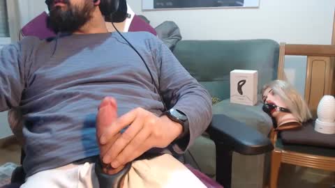 Snapshot of gag0nmyc0ck chatting on 02.09.25 your master online show from 02.09.25