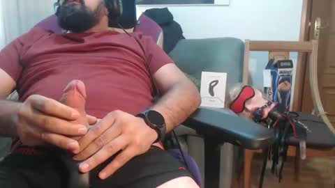 Snapshot of gag0nmyc0ck chatting on 09.10.25 your master online show from 09.10.25