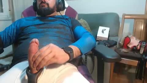 Snapshot of gag0nmyc0ck chatting on 12.14.25 your master online show from 12.14.25