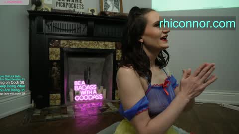 Rhi Connor   online show from 12.30.24