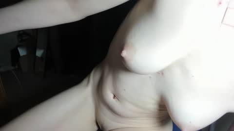 Snapshot of galaxxyrose chatting on 12.19.25 GalaxxyRose online show from 12.19.25