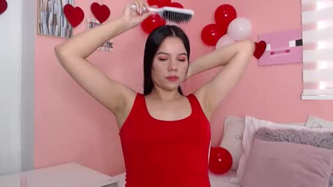 Snapshot of galayounng_ chatting on 02.14.25 Gala Y online show from 02.14.25