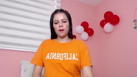 Snapshot of galayounng_ chatting on 02.17.25 Gala Y online show from 02.17.25