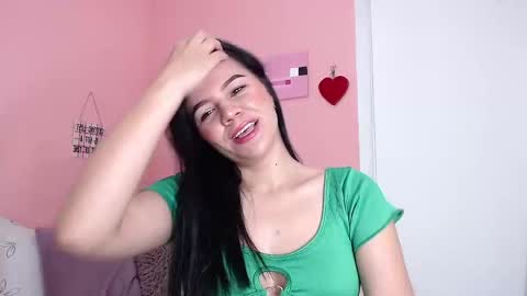 Snapshot of galayounng_ chatting on 03.12.25 Gala Y online show from 03.12.25