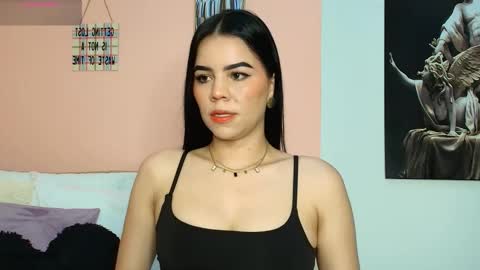 Snapshot of galayounng_ chatting on 09.26.25 Gala Y online show from 09.26.25