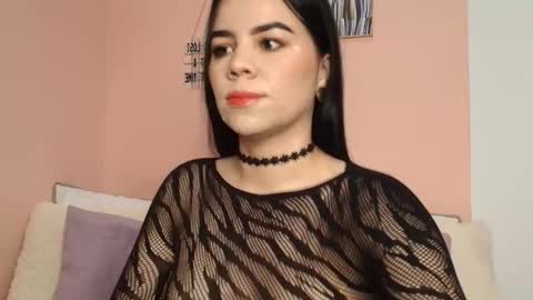 Snapshot of galayounng_ chatting on 10.06.25 Gala Y online show from 10.06.25