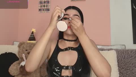 Snapshot of galayounng_ chatting on 11.13.25 Gala Y online show from 11.13.25