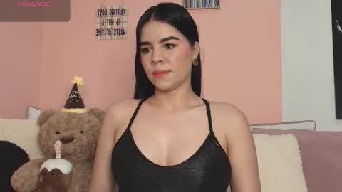 Snapshot of galayounng_ chatting on 11.16.25 Gala Y online show from 11.16.25