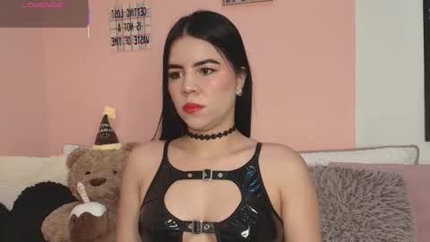 Snapshot of galayounng_ chatting on 12.01.25 Gala Y online show from 12.01.25