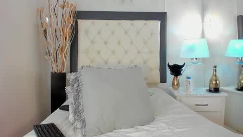 Snapshot of galehodgee chatting on 10.31.25 Gale online show from 10.31.25