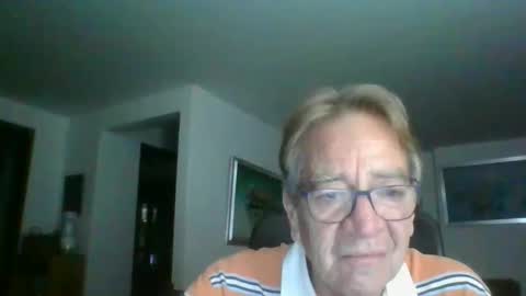 Snapshot of galloboy5 chatting on 01.27.25 galloboy5 online show from 01.27.25