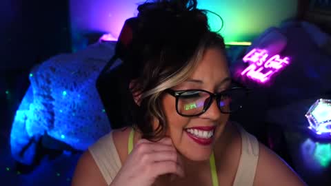 Snapshot of garagesex22 chatting on 01.14.25 Jenna - be back MONDAY night. online show from 01.14.25