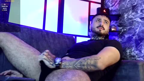 Snapshot of garbel09 chatting on 11.26.25 Chris Dont forget to gift me thumb up Its very important to me and makes me happy AF online show from 11.26.25