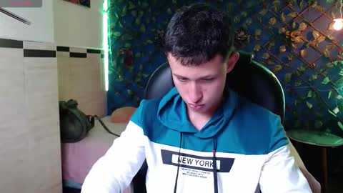 garuo_18 online show from 11.16.25