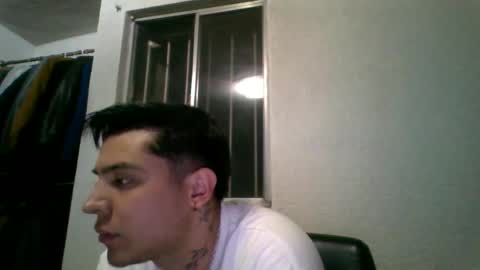 Snapshot of garypinepineapple chatting on 05.01.26 garypinepineapple online show from 05.01.26
