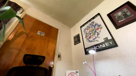 Snapshot of garypumpt chatting on 12.03.25 marvin pumpt online show from 12.03.25