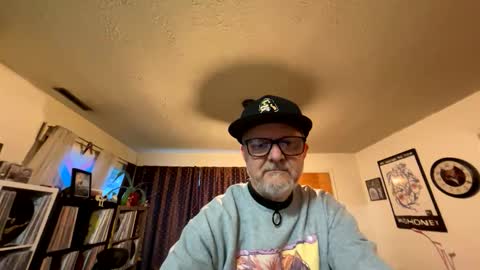 Snapshot of garypumpt chatting on 12.21.25 marvin pumpt online show from 12.21.25