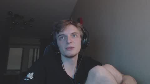 Snapshot of gasturfahe chatting on 12.20.24 gasturfahe online show from 12.20.24