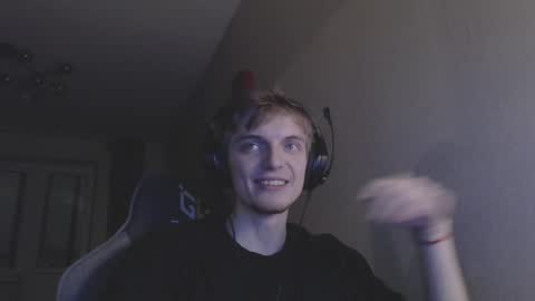 Snapshot of gasturfahe chatting on 12.22.24 gasturfahe online show from 12.22.24