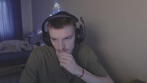 Snapshot of gasturfahe chatting on 02.17.25 gasturfahe online show from 02.17.25