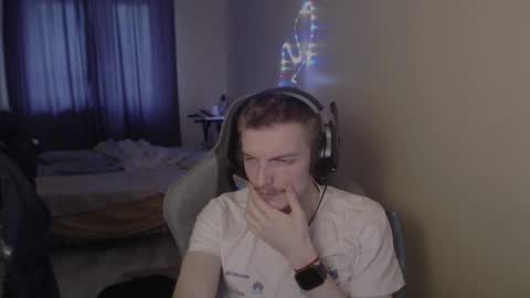 Snapshot of gasturfahe chatting on 03.12.25 gasturfahe online show from 03.12.25