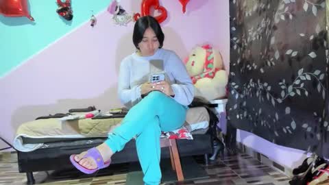 Snapshot of gaticahot001 chatting on 10.22.25 Diana online show from 10.22.25