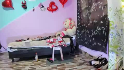 Snapshot of gaticahot001 chatting on 10.28.25 Diana online show from 10.28.25