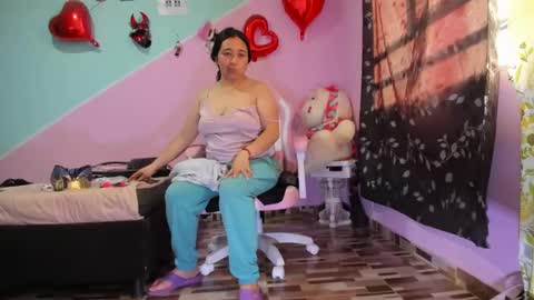 Snapshot of gaticahot001 chatting on 11.05.25 Diana online show from 11.05.25