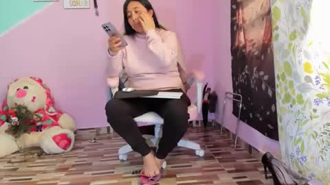 Snapshot of gaticahot001 chatting on 12.15.25 Diana online show from 12.15.25