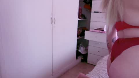 Snapshot of gatitahorny69 chatting on 06.19.26 gatitahorny69 online show from 06.19.26